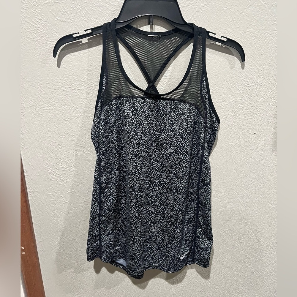 Nike Black & White Mesh Racerback Tank Top Dri Fit Size Small EUC